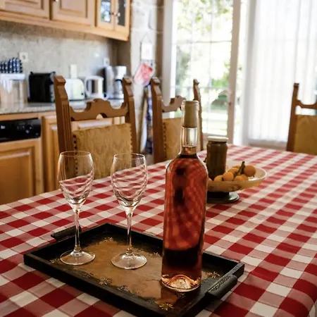 Apartment Pool, Wifi & Bbq -